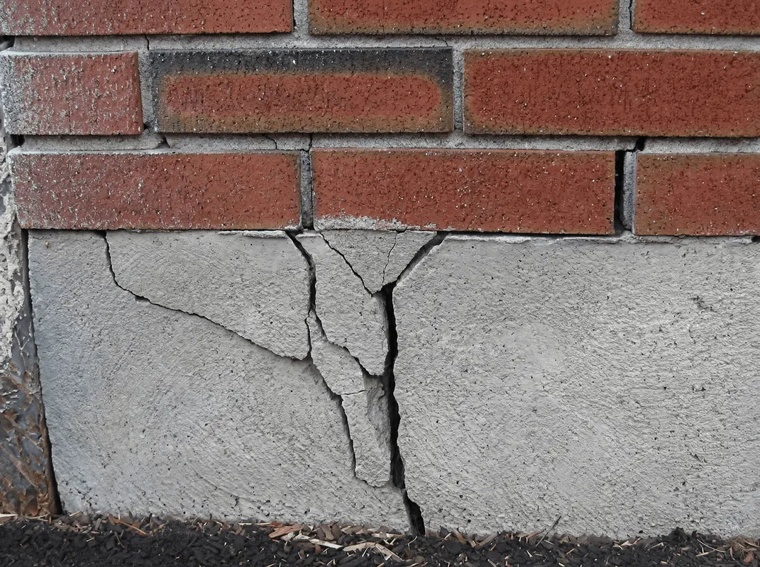 Concrete foundation with serious structural damage in Little Rock, AR